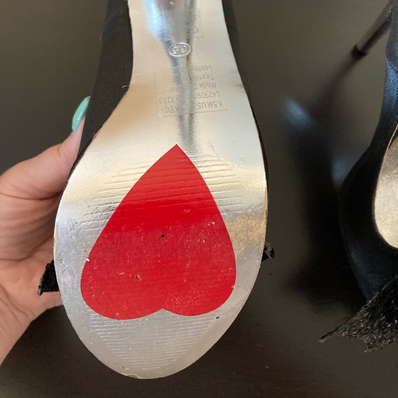 Luichiny Kissy Kiss Black Bow Heels - Picture 7 of 7